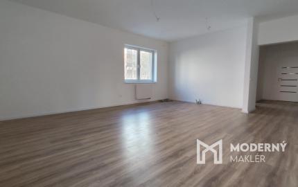 Na predaj priestranný 2-izbový byt v Bánovciach nad Bebravou