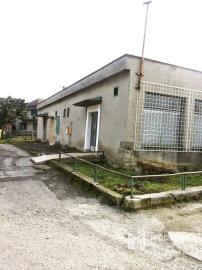 Na prenájom /výrobno-skladovacie priestory/ Prusy