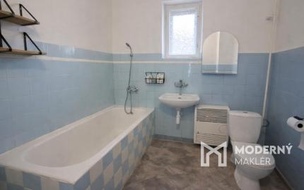 Na predaj rodinný dom vhodný na rekonštrukciu v obci Dežerice