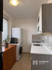 Na prenájom 3 izbový s 2 balkónmi na sídlisku JUH v Malackách