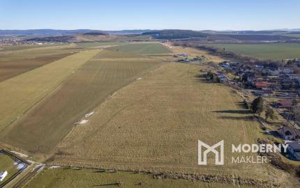 Na predaj pozemok v obci Mlynica