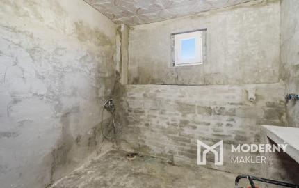 Na predaj rodinný dom s potenciálom rozšírenia vo Fiľakove