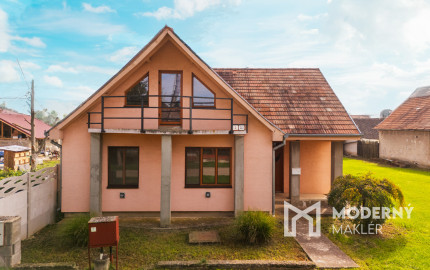 Na predaj priestranný rodinný dom s veľkým pozemkom v Loku pri Leviciach