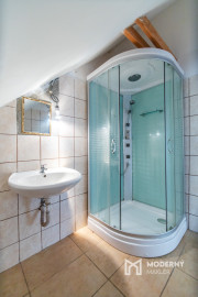 Na predaj priestranný rodinný dom s veľkým pozemkom v Loku pri Leviciach