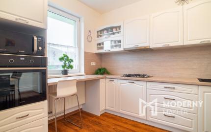 Na predaj zariadený dvojpodlažný rodinný dom kúsok od Serede