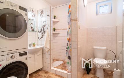 Na predaj zariadený dvojpodlažný rodinný dom kúsok od Serede