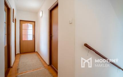 Na predaj zariadený dvojpodlažný rodinný dom kúsok od Serede