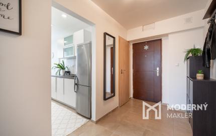 Na prenájom 2-izbový byt s balkónom vo Veľkých Levároch