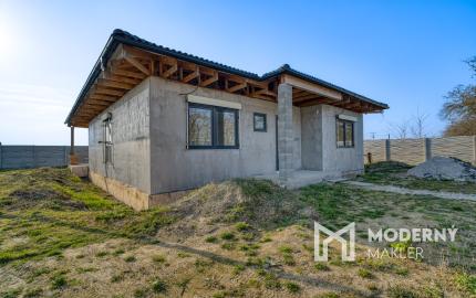 Na predaj rozostavaný rodinný dom v Moste pri Bratislave