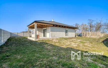 Na predaj rozostavaný rodinný dom v Moste pri Bratislave