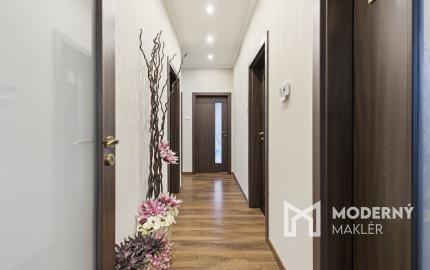 Na predaj rodinný dom s veľkorysým pozemkom v obci Kyselica