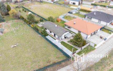 Na predaj rodinný dom s veľkorysým pozemkom v obci Kyselica