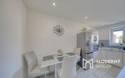 Na predaj kompletne zrekonštruovaný byt s balkónom v Hlohovci