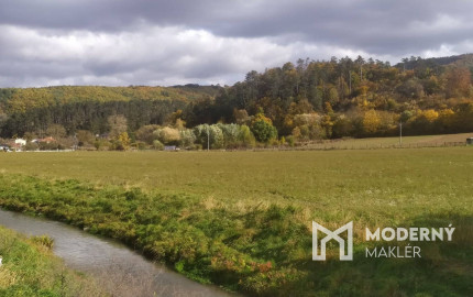 Investičné pozemky v obci UHROVEC