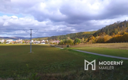 Investičné pozemky v obci UHROVEC