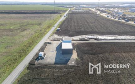 Na predaj administratívno-skladový objekt pri Trnave, v obci Zavar