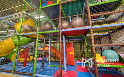 Na odstúpenie zabehnutá kaviareň s detským ihriskom