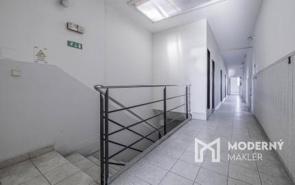 Na predaj výrobná hala s administratívnou časťou pri Lučenci