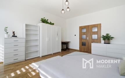 Na predaj 3-izbový byt s 2 balkónmi a 2 parkingami, Ružinov