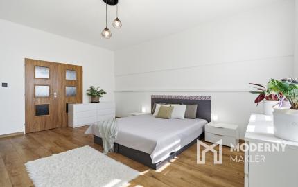 Na predaj 3-izbový byt s 2 balkónmi a 2 parkingami, Ružinov