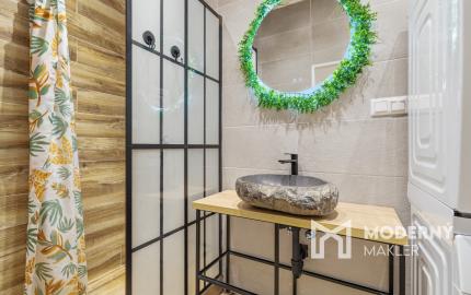 Na predaj 3-izbový byt s 2 balkónmi a 2 parkingami, Ružinov