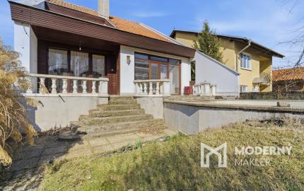 Na predaj 5-izbový rodinný dom v Hamuliakove