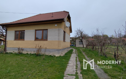 Na predaj čiastočne prerobený rodinný dom v obci Otrhánky