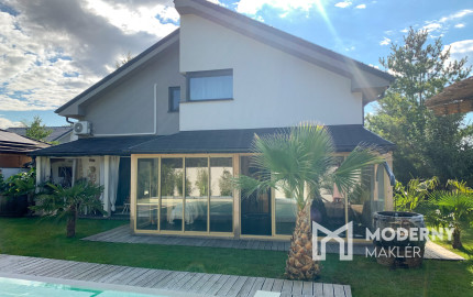 Na predaj výnimočný rodinný dom s bazénom v Dunajskej Lužnej