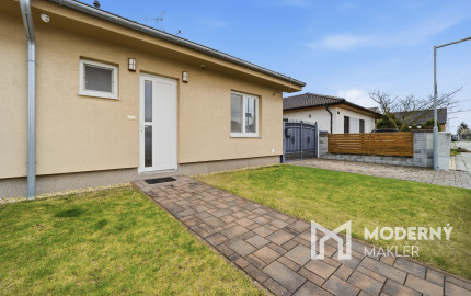 Na predaj novostavba radového rodinného domu v obci Láb