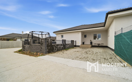 Na predaj rodinný dom s krásnou záhradou v obci Hrubý Šúr