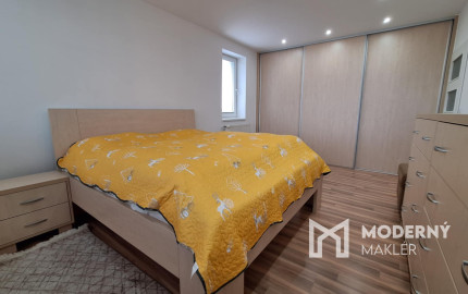 Na predaj čiastočne zariadený 2-izbový byt v Bánovciach nad Bebravou