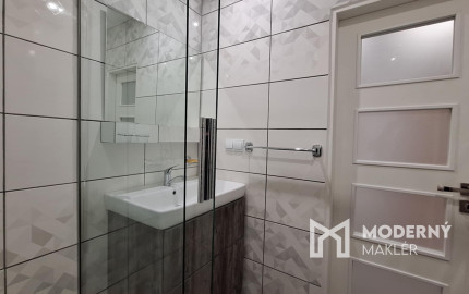 Na predaj čiastočne zariadený 2-izbový byt v Bánovciach nad Bebravou