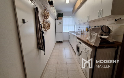 Na predaj čiastočne zariadený 2-izbový byt v Bánovciach nad Bebravou