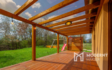 Na predaj čiastočne zariadený rodinný dom v obci Ďurďošík