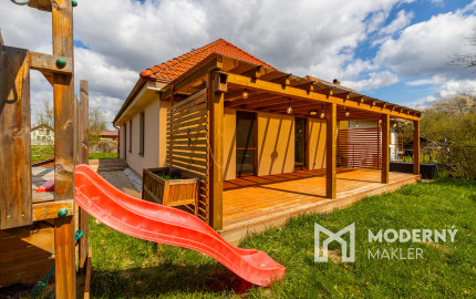 Na predaj čiastočne zariadený rodinný dom v obci Ďurďošík