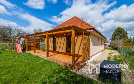 Na predaj čiastočne zariadený rodinný dom v obci Ďurďošík