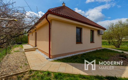 Na predaj čiastočne zariadený rodinný dom v obci Ďurďošík