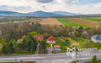 Na predaj čiastočne zariadený rodinný dom v obci Ďurďošík