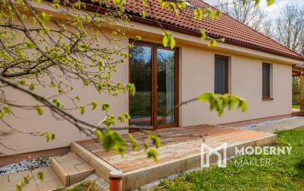 Na predaj čiastočne zariadený rodinný dom v obci Ďurďošík