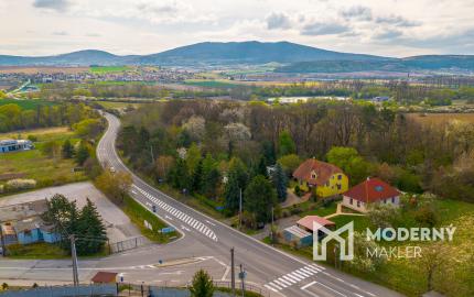 Na predaj čiastočne zariadený rodinný dom v obci Ďurďošík