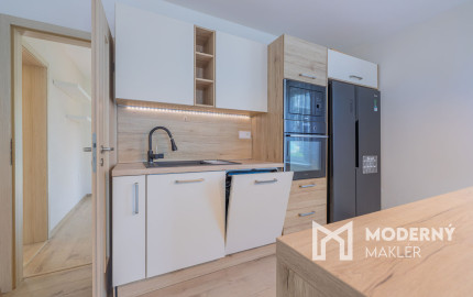 Na predaj čiastočne zariadený rodinný dom v obci Ďurďošík