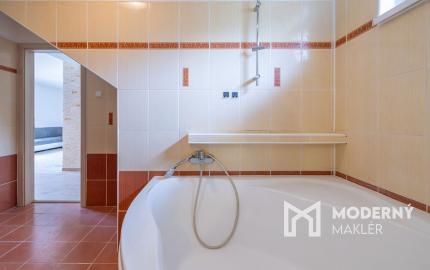 Na predaj čiastočne zariadený rodinný dom v obci Ďurďošík