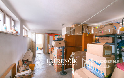 NA PREDAJ | 3-IZBOVÝ BYT SO SÚKROMNOU TERASOU S VÝHĽADOM NA HRAD  + GARSÓNKA V CENE