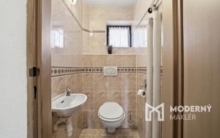 Na predaj samostatne stojaci 5-izbový rodinný dom v obci Jablonové