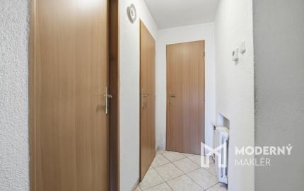 Na predaj samostatne stojaci 5-izbový rodinný dom v obci Jablonové