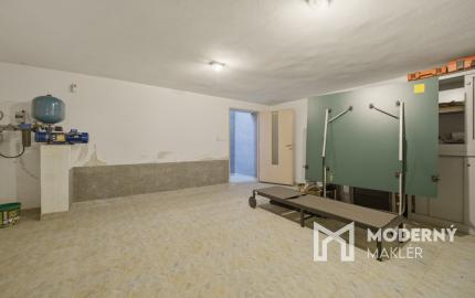 Na predaj samostatne stojaci 7-izbový rodinný dom v obci Jablonové