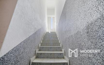 Na predaj samostatne stojaci 7-izbový rodinný dom v obci Jablonové