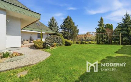 Na predaj samostatne stojaci 7-izbový rodinný dom v obci Jablonové