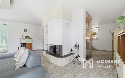 Na predaj samostatne stojaci 7-izbový rodinný dom v obci Jablonové