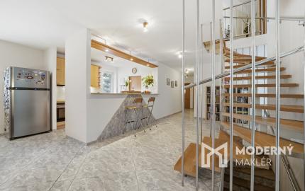 Na predaj samostatne stojaci 7-izbový rodinný dom v obci Jablonové